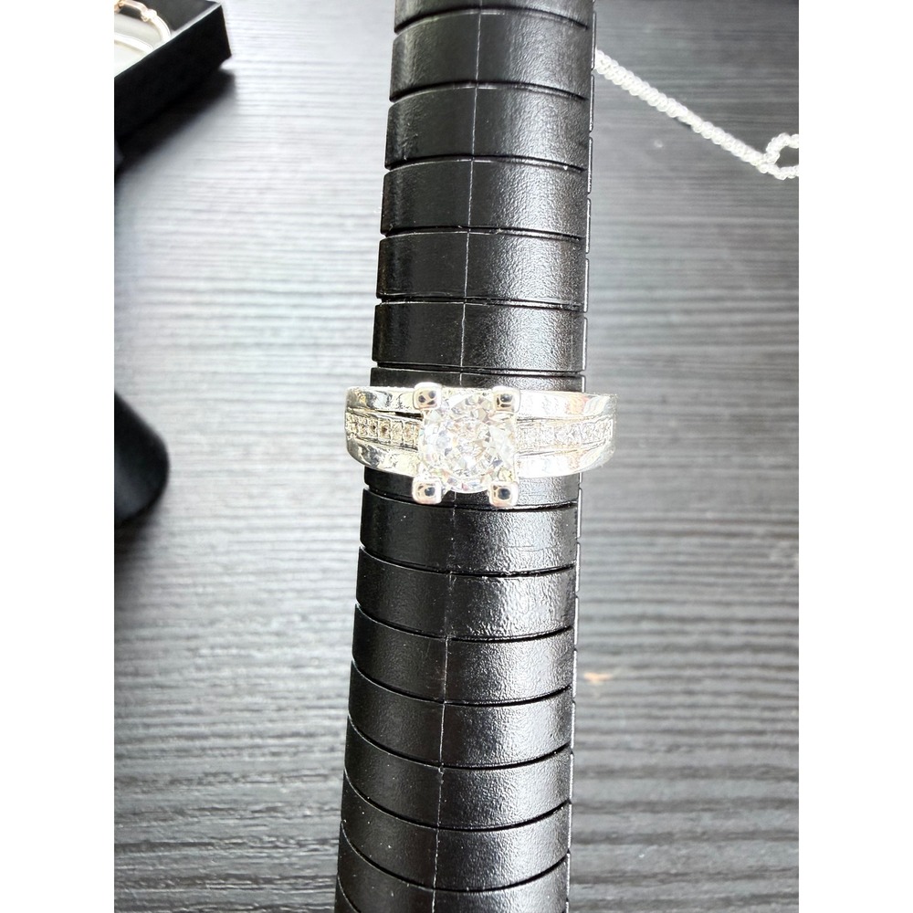 Ring Women Size 7.5 Silver 925 Round Cut Solitaire Accent